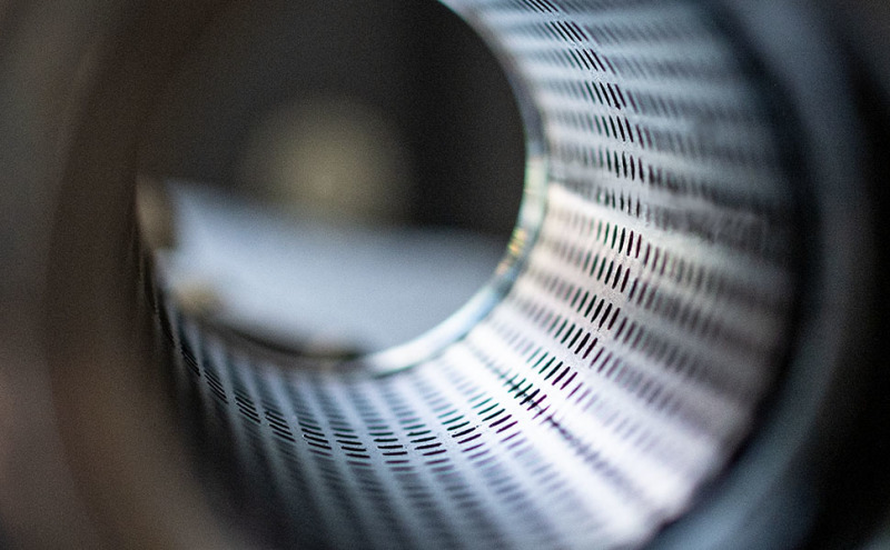 MagnaFlow Muffler Trb SS 4X9 18 2.5/2.5 - Image 8