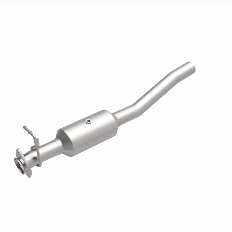 MagnaFlow 16-19 Ford F-53 V10 6.8L Underbody Direct-Fit Catalytic Converter - Image 4