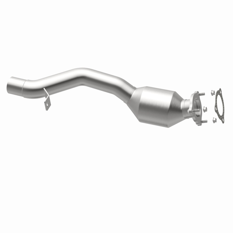Magnaflow 10-11 Cayenne V8 4.8 OEM Underbody Direct Fit Converter - Image 2