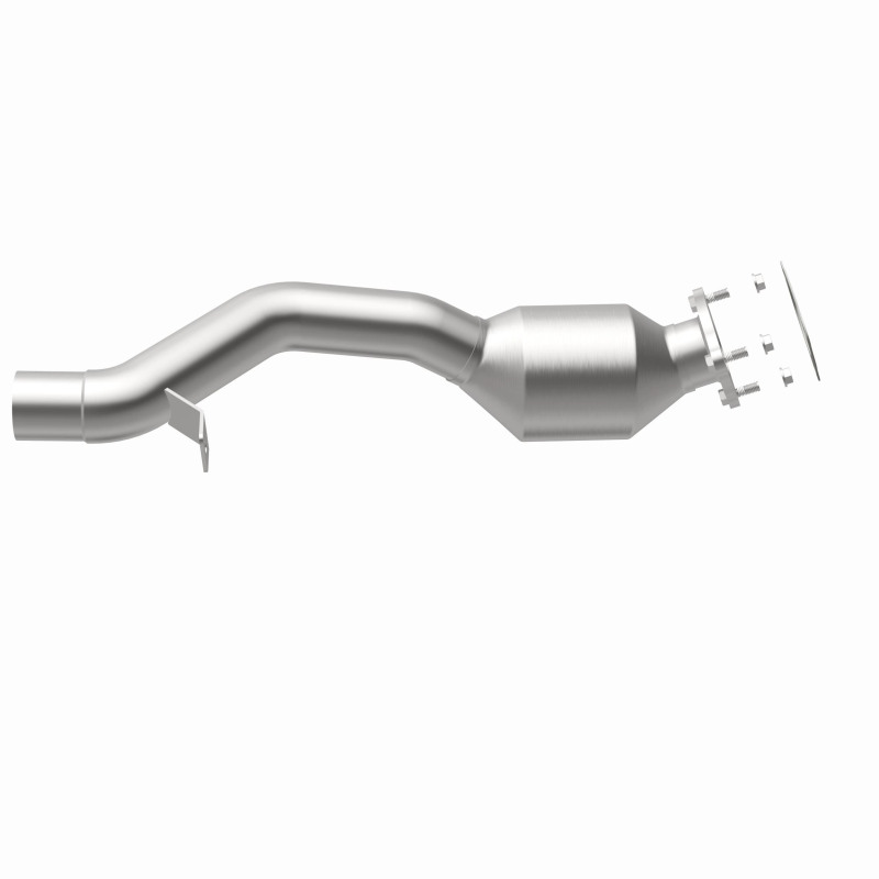 Magnaflow 10-11 Cayenne V8 4.8 OEM Underbody Direct Fit Converter - Image 3