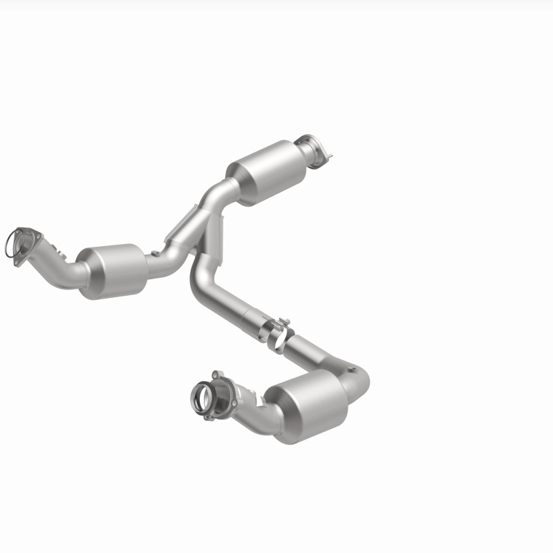 MagnaFlow 2021 Chevrolet Express 2500 4.3L Underbody Direct-Fit Catalytic Converter - Image 3