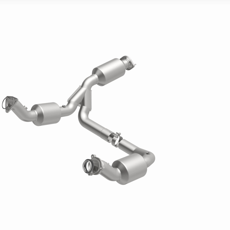 MagnaFlow 2021 Chevrolet Express 2500 4.3L Underbody Direct-Fit Catalytic Converter - Image 2